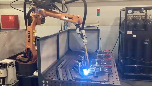 Сварочный робот GSK. Сварка кронштейнов