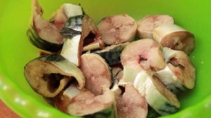 Маринованная скумбрия с луком