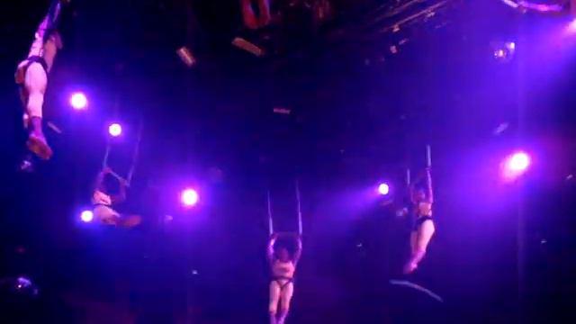 jump by van halen coco bongo style смотреть онлайн