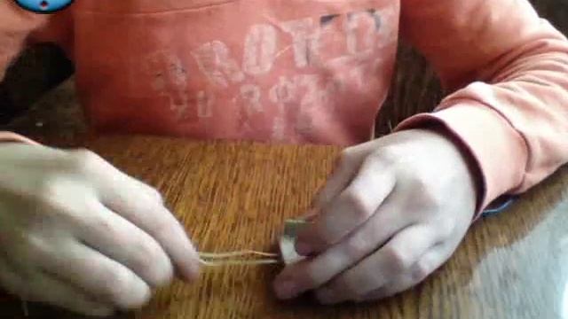 Как сделать мини фонарик из коробка и лампочки смотреть онлайн