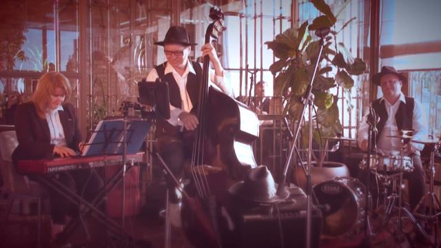 St.Contrabass trio & Игорь ЧЕРНОВ: "Lady Be Good" смотреть онлайн