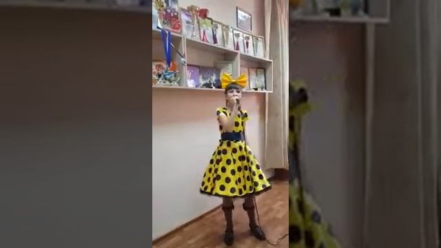 "Откуда дырки в сыре" смотреть онлайн