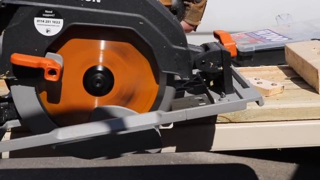 Evolution R185CCSX Multi Material Circular Saw And ST1400 Track Review смотреть онлайн