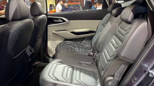 Sangat Jauh Kemewahan New Kia Carens 2022 Dibanding Inova Venturer