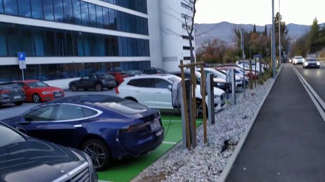 #hilton #hotel #хилтон вот он, новый отель Жаль ночной парк в Опатии только на фото вам покажу смотреть онлайн