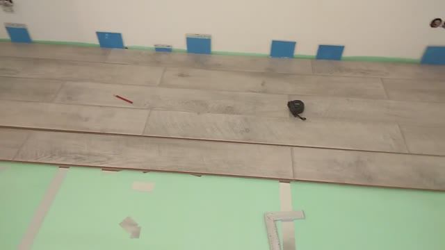 Укладка ламината Tarkett Universe LM Фортуна 14мм своими руками. Красивый рисунок. 05052020.