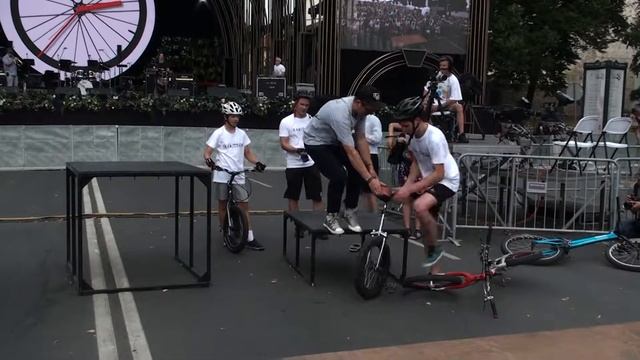 Rīgas svētki 2017 Velotriāls Велотриал Рига Part 2 смотреть онлайн