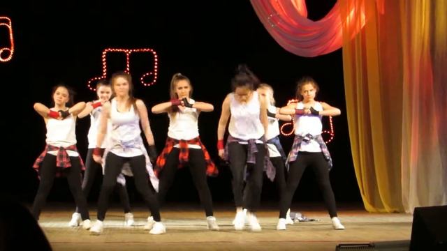 Уличные танцы в ДК смотреть онлайн