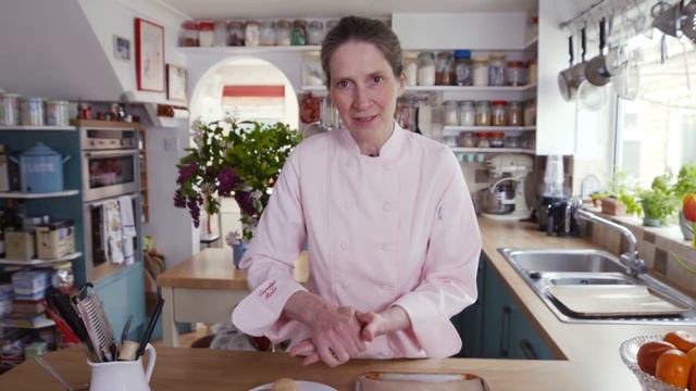 Former Royal Chef Reveals A Classic Royal Afternoon Tea Bake & Her Fave Memories Of Queen Elizabeth смотреть онлайн