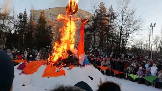 2019 сжигание чучела зимы , празднуем масленицу в центральном парке новосибирска ,и проводы зимы смотреть онлайн