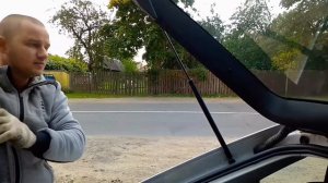 Skoda Octavia A5, замена амортизаторов багажника.