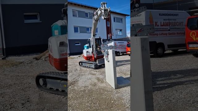 L-Steinversetzzange mit Minibagger 5,3 t beim L-Stein-Aufnehmen смотреть онлайн