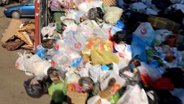 ТРЭШ В ЧЕЛЯБИНСКЕ!!! Закрыли свалку, мусор не вывозят две недели смотреть онлайн