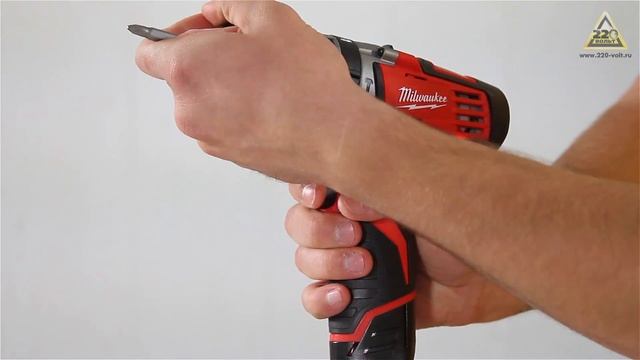 Ударная дрель шуруповерт аккумуляторная MILWAUKEE C12 PD и MILWAUKEE C12 PD 32C смотреть онлайн