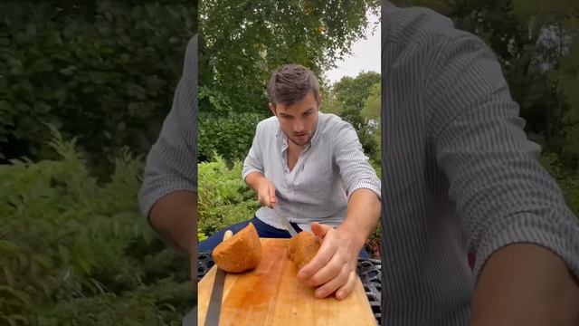 Fancied A #garlic #naan #calzome For Tea ? #indianfood #curry #pizza #tandoorichicken #comfortfood