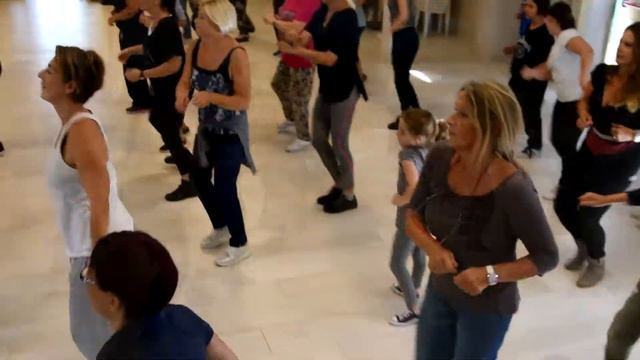 Flash Mob - Diversamenti Sani смотреть онлайн