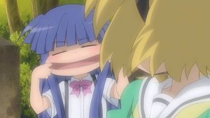 Higurashi no Naku Koro ni\Когда плачут цикады Рика и Сатоко сцена с улыбкой.