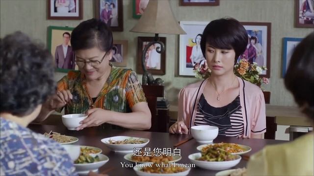 農村婆婆為了抱孫子，逼著兒媳吃香灰，怎料親家母一招讓她沒臉！