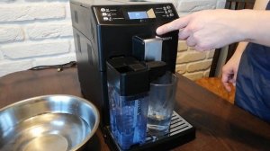 Кофемашина Philips EP3559 чистка контейнера для молока