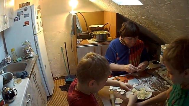 Русские поповичи лепят вареники смотреть онлайн