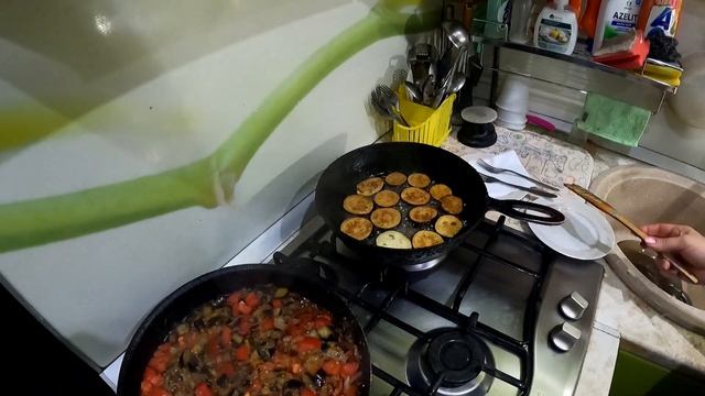 Готовим вкусный Ужин: ДВА БЛЮДА ИЗ БАКЛАЖАН,ЖАРЕНОЕ МЯСО И КАРТОФЕЛЬНОЕ ПЮРЕ. Малина на зиму. смотреть онлайн
