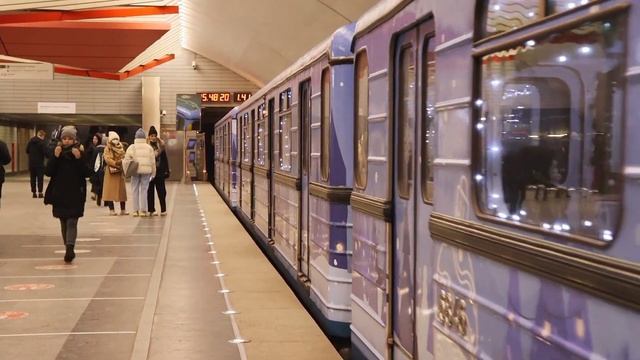 Новогодний Еж-3 на ст. Лермонтовский проспект | Таганско-Краснопресненская Линия смотреть онлайн