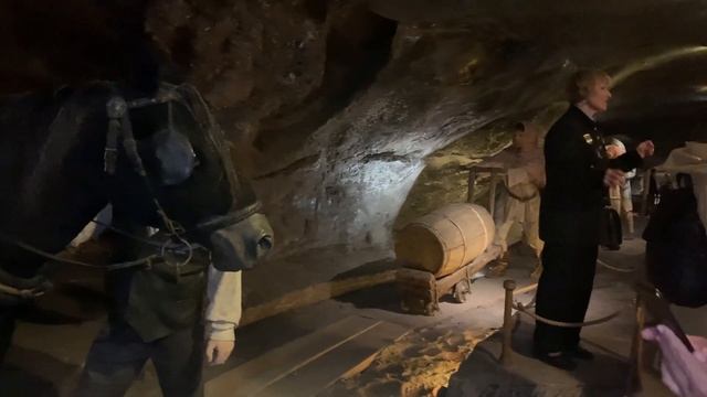Соляная шахта в Величке, экскурсия по шахте, Часовня Святой Кинги (Poland) смотреть онлайн