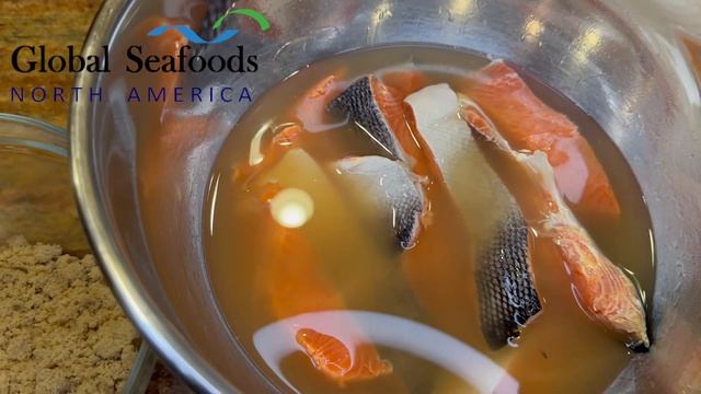 Класс по готовке лосося с ромом на гриле и копчением - Global Seafoods Fish Market and Cooking Show смотреть онлайн