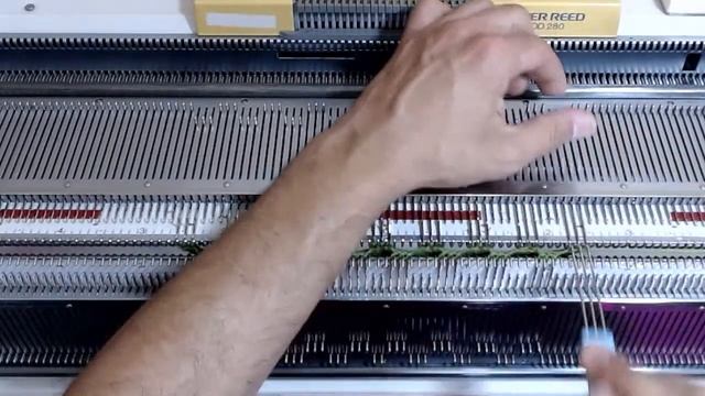 Tricô à Máquina | Diminuições Internas em Canelados смотреть онлайн