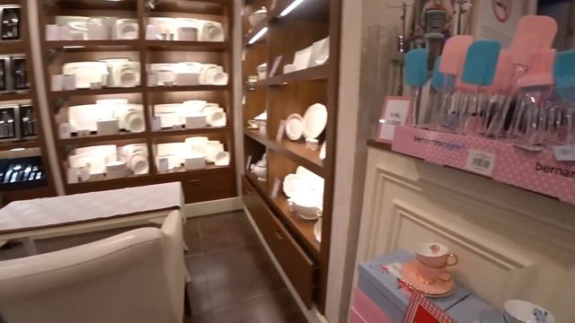 Магазин в Марк Анталия. Бернардо. Красивая посуда. Meryem Isabella смотреть онлайн