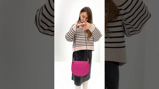 #shorts Удобная сумка кросс-боди в цвете фуксия (арт. 822 03) смотреть онлайн