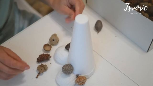 Милый гном из природных материалов  DIY TSVORIC