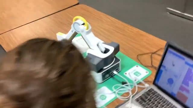 STEM Spotlight - DOBOT Magician Lite Pick and Place смотреть онлайн