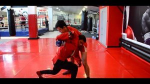 Бросок мельница в боевом самбо. Как правильно выполнять бросок мельница со связкой ударов?