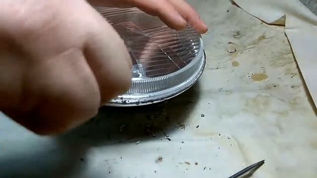 Ваз 21011. Ремонт оптики фары. Или как разобрать фару. смотреть онлайн