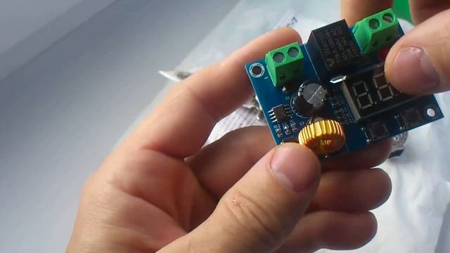 модуль защиты напряжения батареи и кабель HDMI