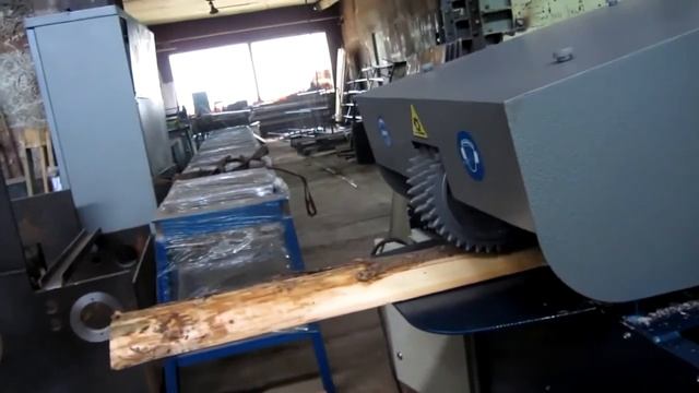 Реброво-горбыльный станок GR-3. Демонстрационнй показ переработки горбыля на станке ГР-3 смотреть онлайн