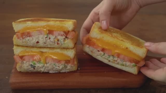 ТОСТЫ С ТУНЦОМ