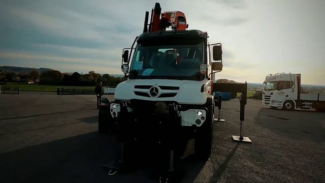 Carrosserie Ledos Unimog U530 Palfinger PK35502 смотреть онлайн