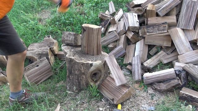 The FIREWOOD#1 Different splitting techniques, Fiskars X21, Walnut log! смотреть онлайн