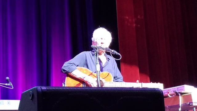 GRAHAM NASH "Just A Song Before I Go" live at Theater for the Arts in Red Bluff, CA (10-7-2022). смотреть онлайн