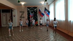 танец «Вперёд, Россия»