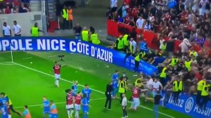Ницца Марсель. Драка футболистов и болельщиков на стадионе!!! Nice vs Marseille. Fans Start Brawl