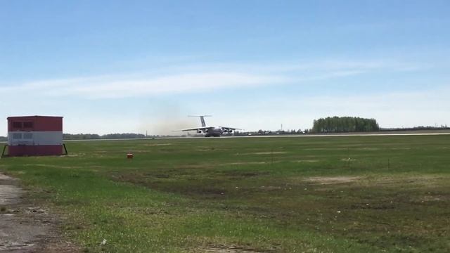 ИЛ-76ТД RA-76429 МЧС. Руление и взлет
