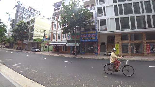 Нячанг без туризма. Вторая линия Нячанга без туристов: кафе, магазины, отели в Нячанге