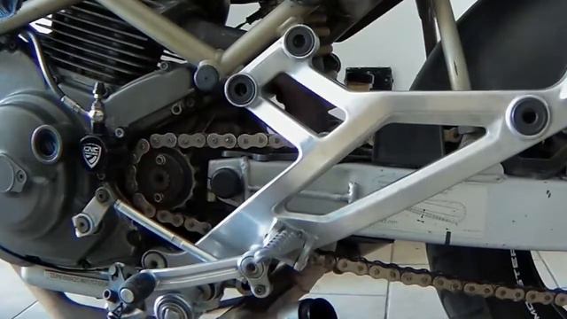 COME SMONTARE PEDANA SINISTRA DUCATI MONSTER 600 750 900 1000 620 695 696 смотреть онлайн