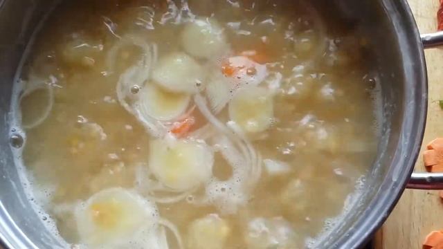 Очень вкусный постный чечевичный суп.