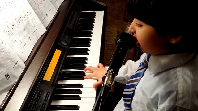 Imagine singing with piano 6 years old boy смотреть онлайн