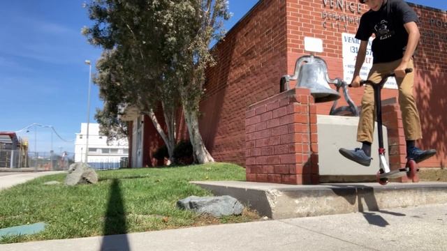 NEW SCOOTER!!! Street Scootering with EPIC BANGERS! смотреть онлайн