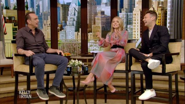 Hank Azaria and His Family Are American Idol Fans смотреть онлайн